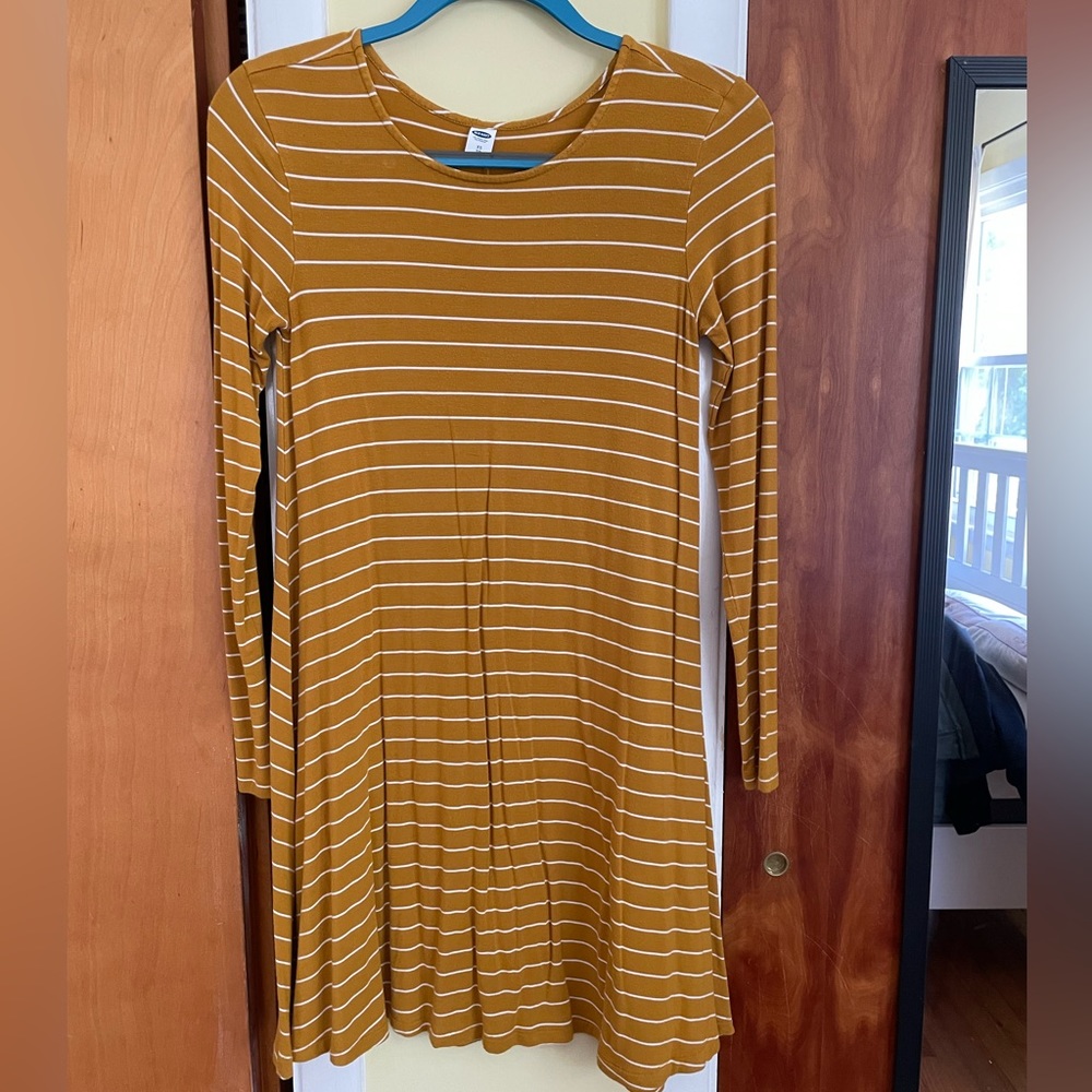 Old Navy long sleeved swing dress